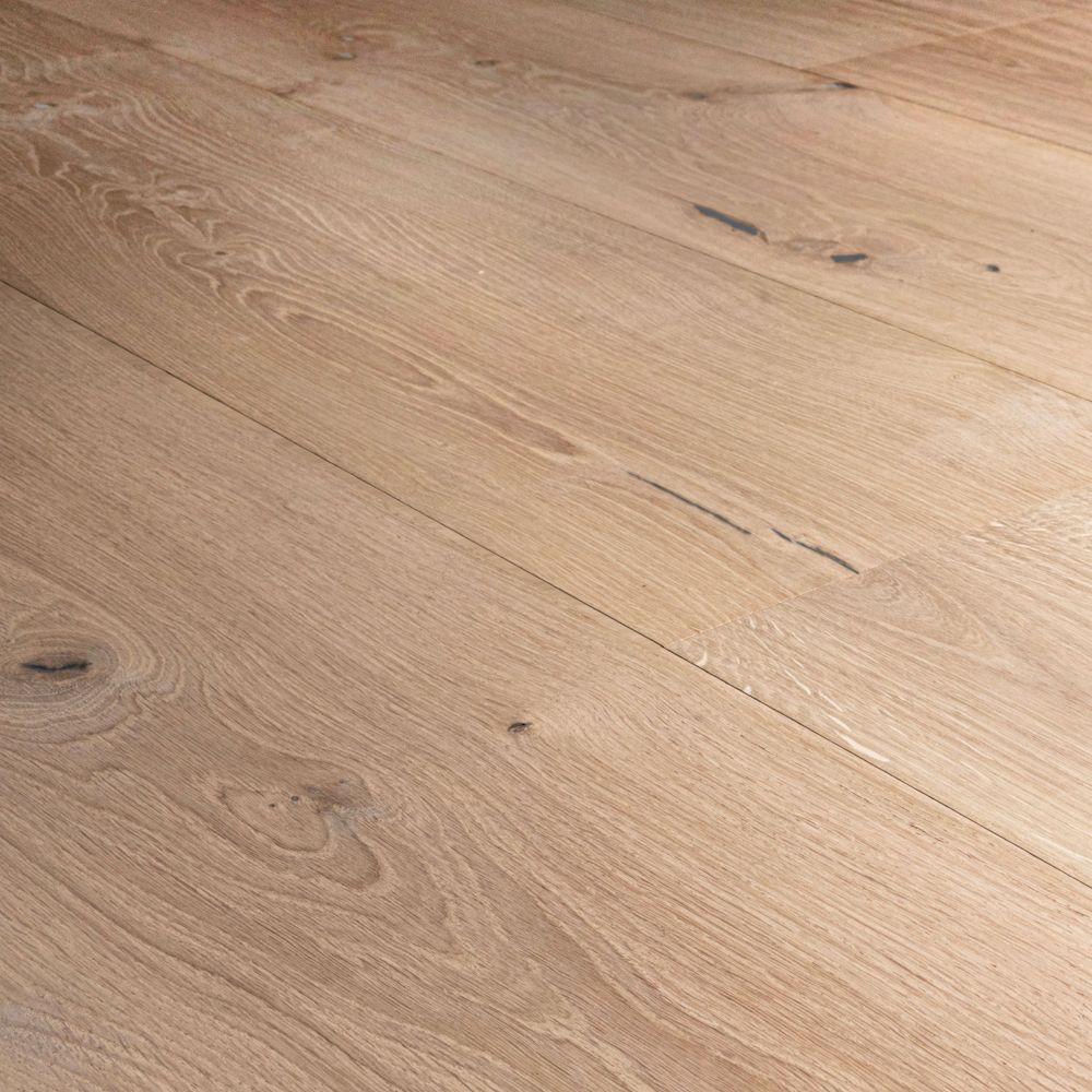 European French Oak Unfinished Oak ½" — Square Edge, 7 1/2 inch by 1/2 inch with 3mm wear layer